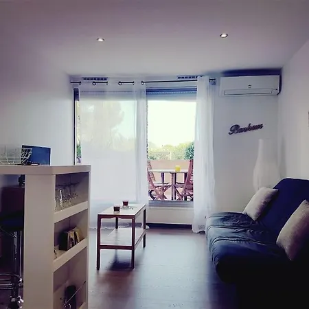 Logement Cosy, Calme, Vue Mer, Sud France Apartment *